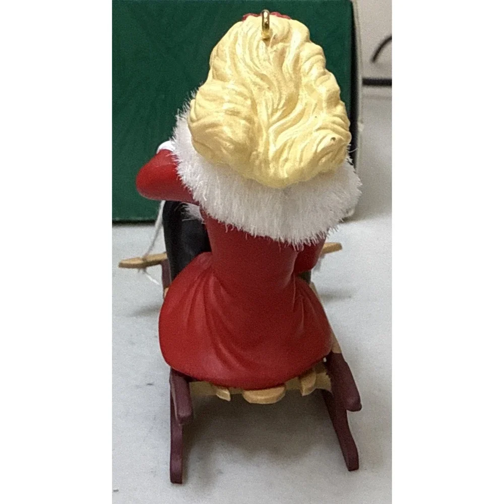 Hallmark Barbie Ornament 2000 Winter Fun w Kelly‎ Sledding w Box